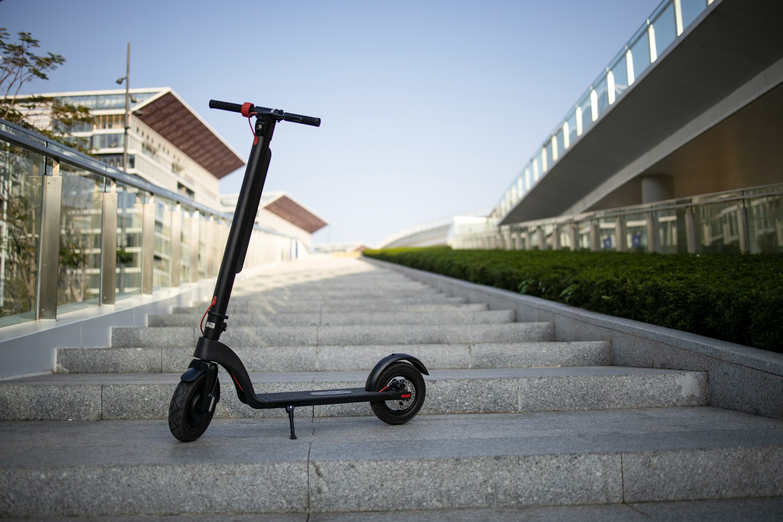Ninebot elektromos roller és nagy teljesítményű elektromos roller